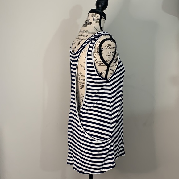 Share Macy Tank Lovers and Friends Color: Navy Stripe
Size: S - Picture 7 of 11